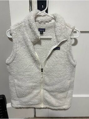 Patagonia White Sherpa Zip-Up Vest